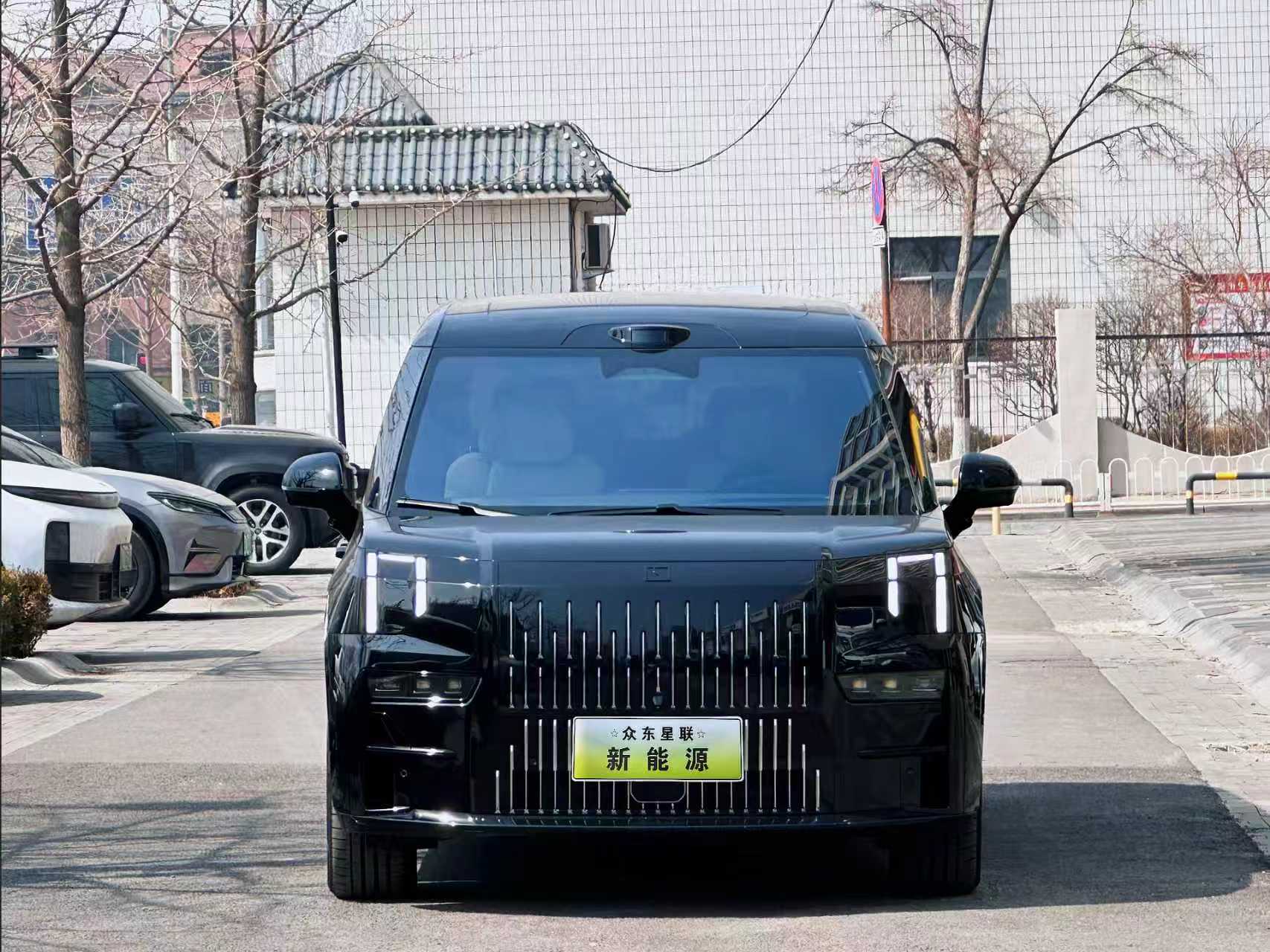 极氪009