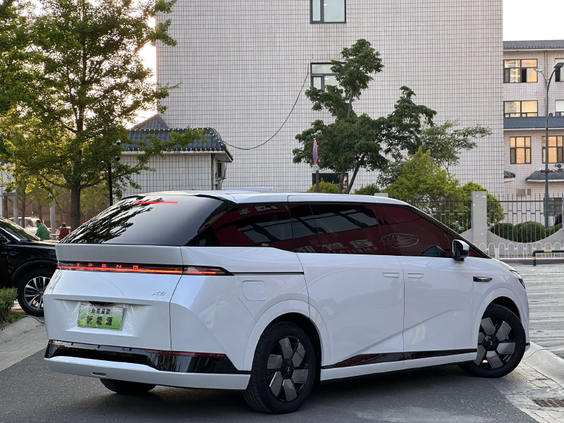 小鹏X9