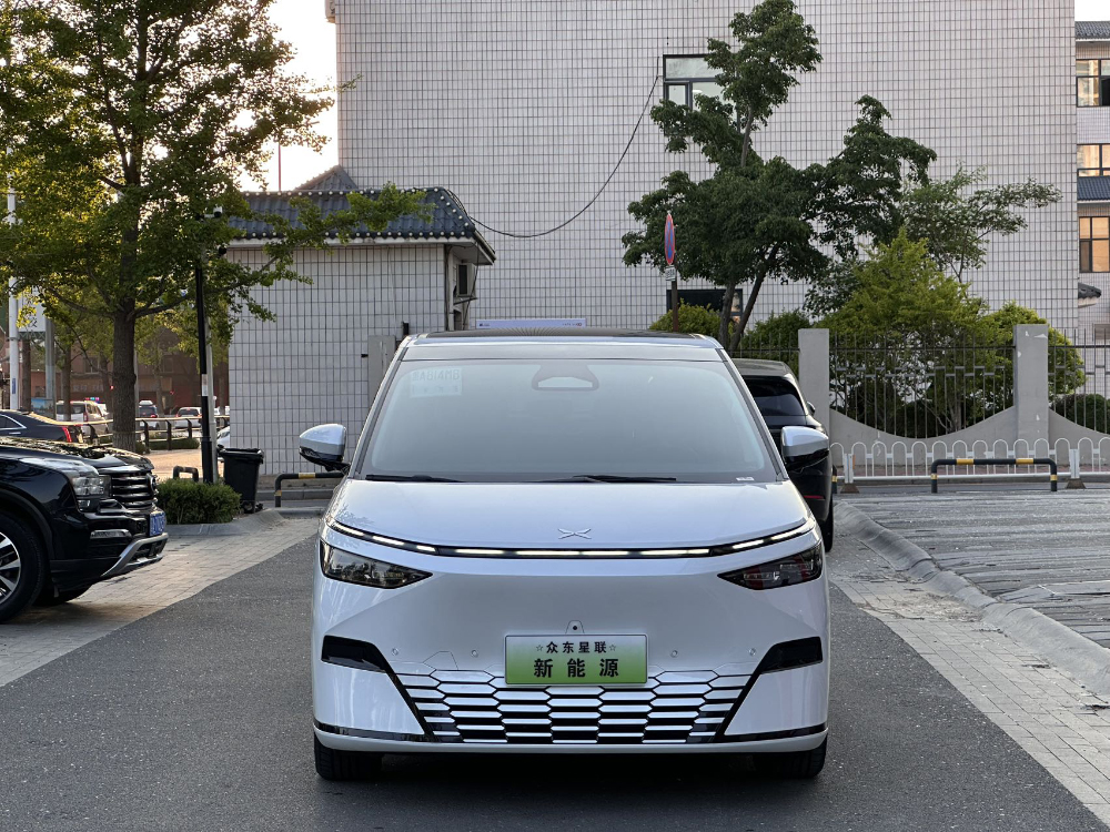 小鹏X9