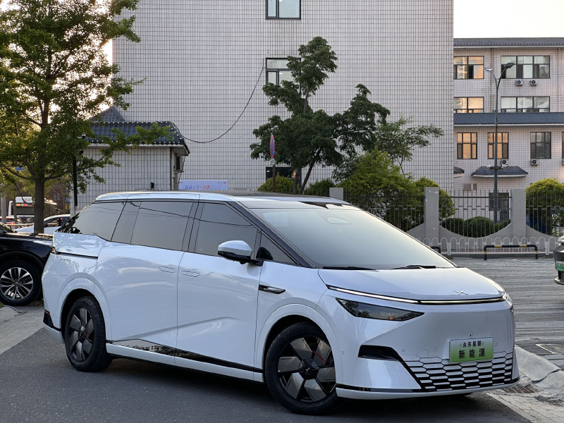 小鹏X9