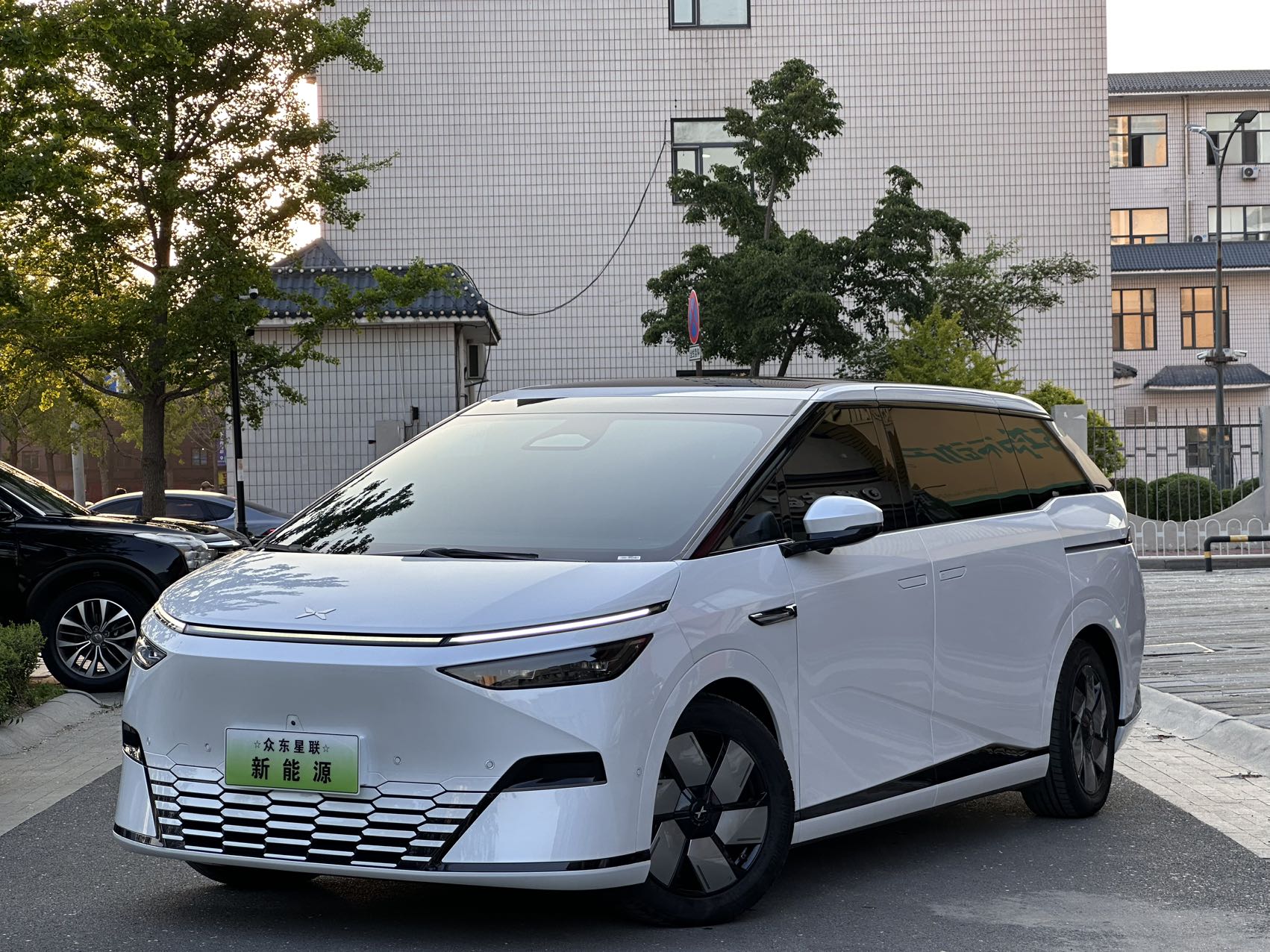 小鹏X9